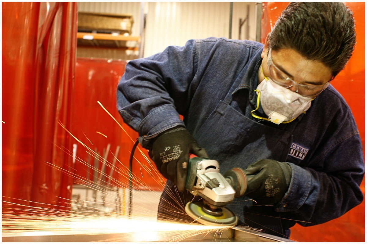 Skilled Direct Labor Employee working in Queretaros Manufacturing Sector
